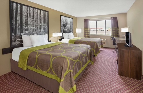 Eagle Creek Hotel | Super 8 by Wyndham Hebron Lowell Area