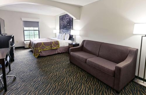 High Point Hotel | Super 8 by Wyndham High Point/Greensboro