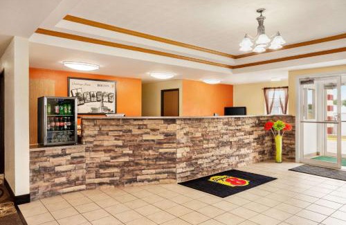Holton Hotel | Super 8 by Wyndham Holton