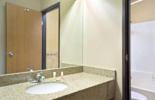 Hudson Hotel | Super 8 by Wyndham Hudson