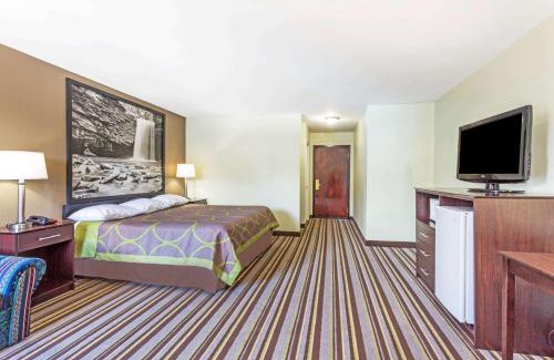North Chesterfield Hotel | Super 8 by Wyndham Hull Street Midlothian Richmond Area