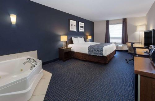 Lachenaie Hotel | Super 8 by Wyndham Lachenaie/Terrebonne