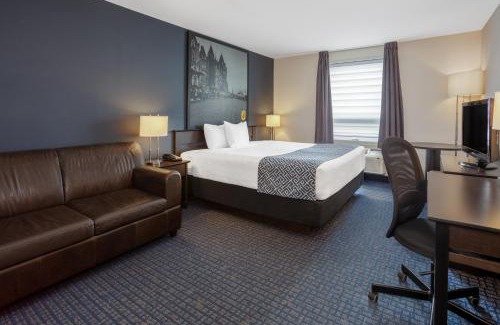 Lachenaie Hotel | Super 8 by Wyndham Lachenaie/Terrebonne