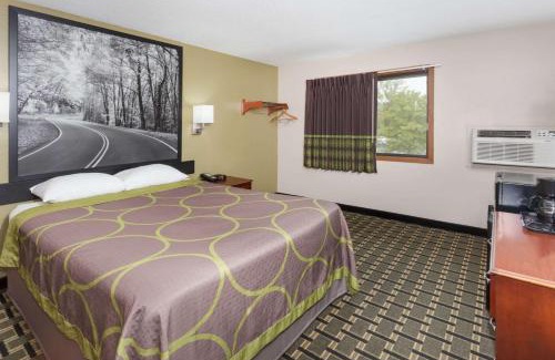 Michigan City Hotel | Super 8 by Wyndham Michigan City