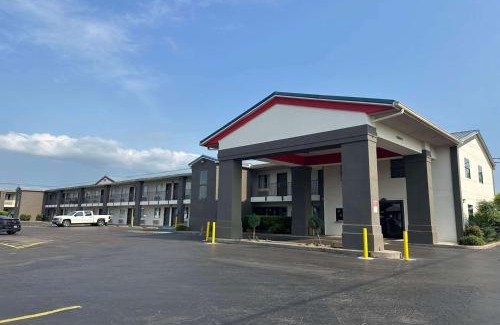 Monroe Hotel | Super 8 by Wyndham Monroe
