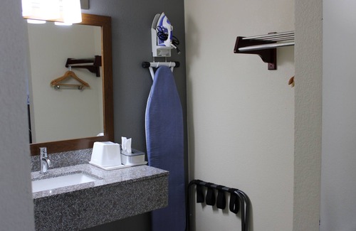 Morganton Hotel | Super 8 by Wyndham Morganton