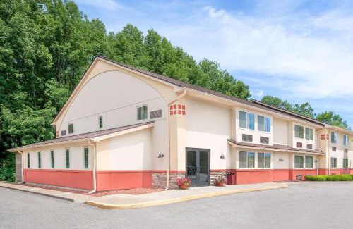 Oneonta Hotel | Super 8 by Wyndham Oneonta/Cooperstown