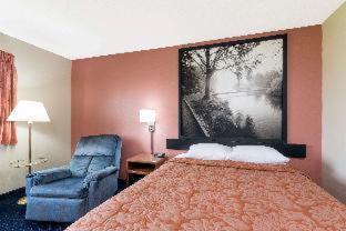 Perham Hotel | Super 8 by Wyndham Perham