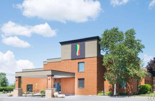 Plattsburgh Hotel | Super 8 by Wyndham Plattsburgh