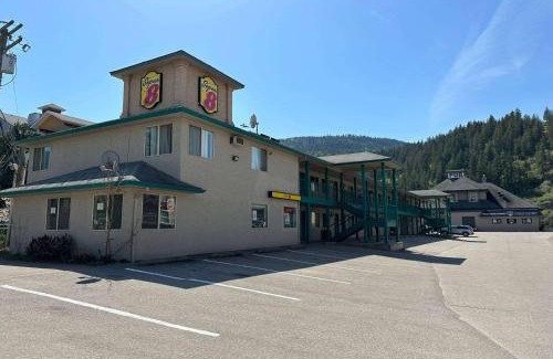 Sicamous Hotel | Super 8 by Wyndham Sicamous