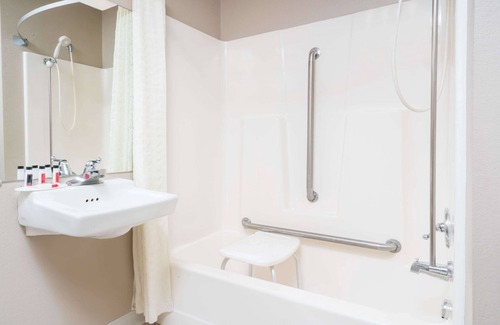 St. Cloud Hotel | Super 8 by Wyndham St. Cloud