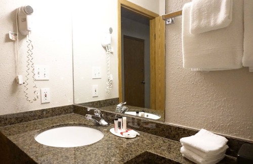 Swift Current Hotel | Super 8 by Wyndham Swift Current