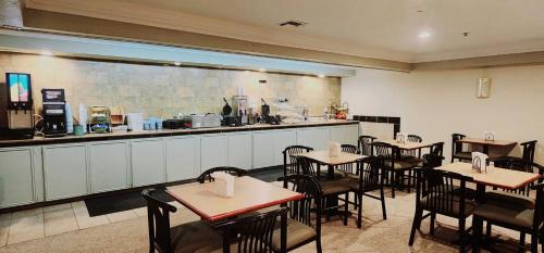 Temple Hotel | Super 8 by Wyndham Temple I-35