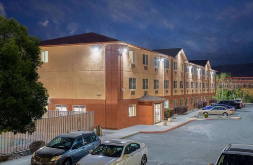 The Dalles Hotel | Super 8 by Wyndham The Dalles OR
