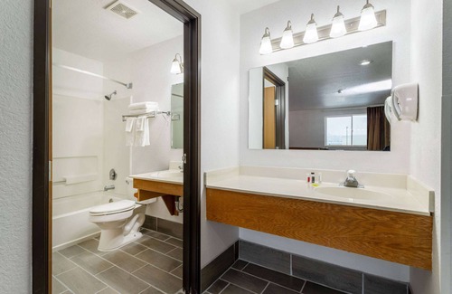 The Dalles Hotel | Super 8 by Wyndham The Dalles OR