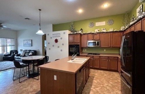 Glendale House | ☀️Super Bowl Ready!☀️ private home, short walk to stadium.