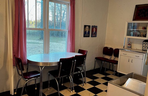 Patrick Henry Apartment | Super Charming 1-bedroom apartment 25 minutes from Charlottesville