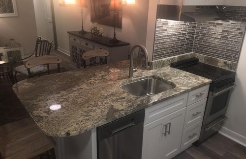 North Chesterfield House | Super Clean luxury flat near the James River in park-like setting.