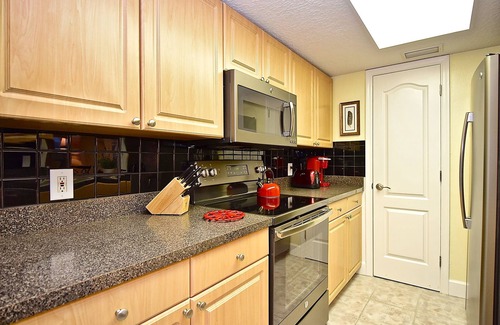 Sarasota Condo | Super Clean! Minutes to Siesta Key.