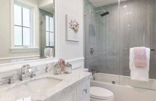 Pico House | Super clean, new! in Santa Monica