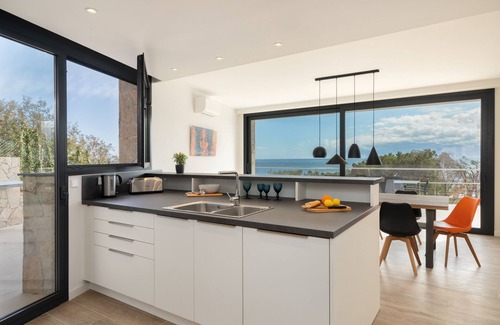Tamariu Villa | Super-contemporary 5-bedroom architect-designed villa with exceptional sea view