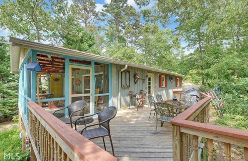 Reed Creek House | SUPER CUTE On the lake, Deep Water quiet cove; DOG FRIENDLY, easy walk to lake
