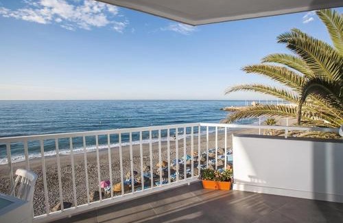 Nerja City Centre Apartment | Super Front Line Modern New Apartm