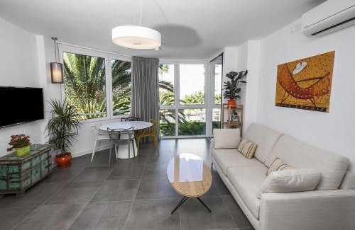 Nerja City Centre Apartment | Super Front Line Modern New Apartm