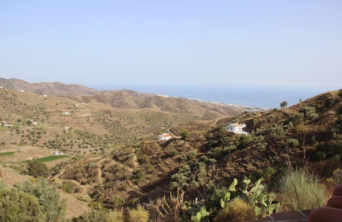 Sayalonga Villa | SUPER LOCATION AND FANTASTIC VIEWS OF THE SEA AND MOUNTAINS. BEAUTIFUL POOL