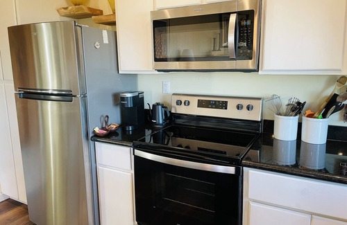 Julian Cabin | SUPER LOW PRICE! Little Acorn cabin, 5 miles from Historic Julian. Pet Friendly!