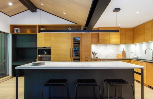 Blackcomb House | Super Lux Cabin in the Woods. Private Hot Tub & AC!