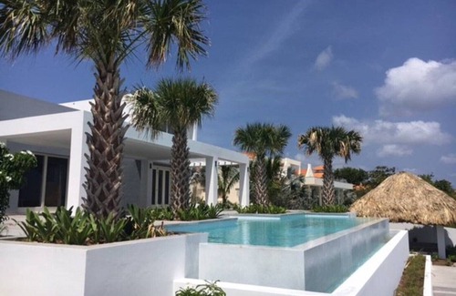 Sint Willibrordus Villa | super luxurious Oceanfront Villa Yazmin