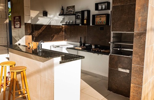 Caraguatatuba House | Super New House with Pool & Barbecue