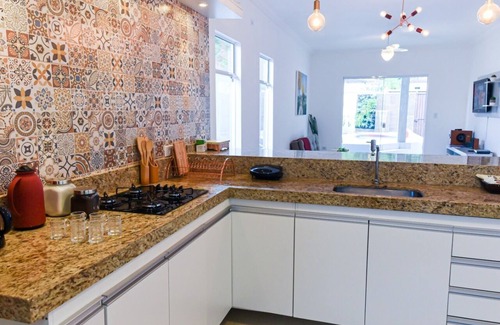 Caraguatatuba House | Super New House with Pool & Barbecue