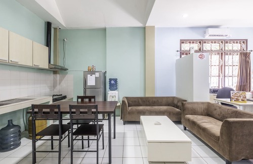 North Cirebon Hotel | Super OYO 1568 Stasiun Ka Cirebon Guest House