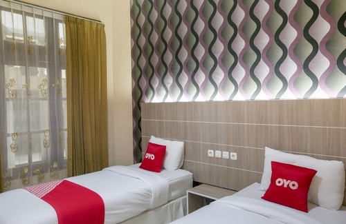 Kupang Hotel | Super OYO 2320 Hotel Charvita