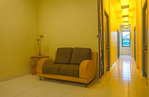 Cikokol Hotel | Super OYO 92271 Orienchi 3