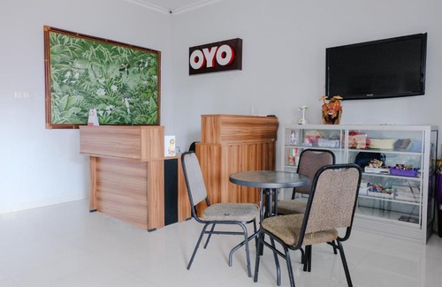 Jember Hotel | SUPER OYO 995 Alice's Homestay Syariah