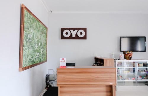 Jember Hotel | SUPER OYO 995 Alice's Homestay Syariah