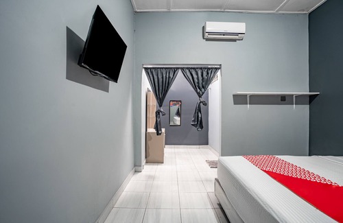 Padang Hotel | SUPER OYO Gandaria Guest House Near Masjid Raya Sumatera Barat