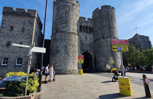 Canterbury Apartment | Super Penthouse Apartment in the Heart of the City Centre