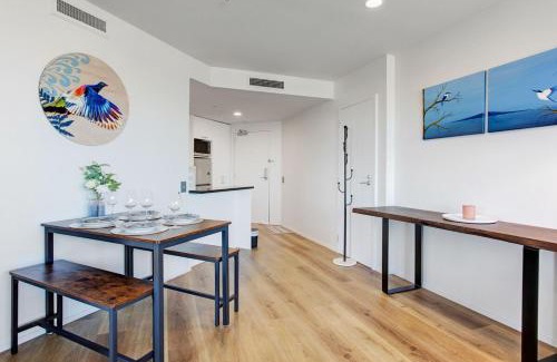 Takapuna Apartment | Super Plush Takapuna 1BR Apt Free CarPark