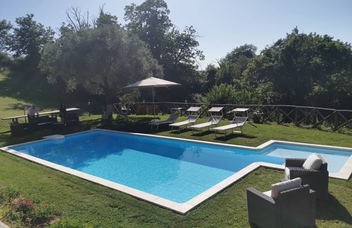 Castelnuovo di Porto Villa | SUPER PRICE FOR YOUR HOLIDAY ! PRIVATE POOL-GARDEN -AIRCond-WIFI