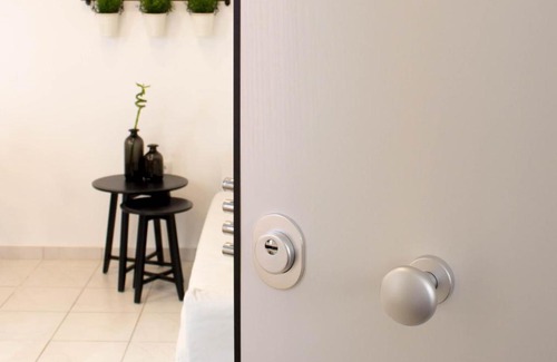 Athens City Centre Apartment | Super Stylish Apartments in Syntagma Square!