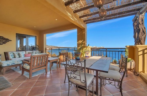 El Medano Ejidal Condo | SUPER SUMMER SPECIALS. Corner Unit, Building 4 Location! Beautifully Remodelled