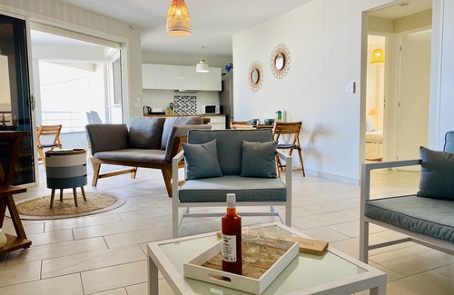 Trois-Ilets Apartment | Super T3 Neuf les Pieds Dans L'eau, Terrasse 4 Pers, vue mer = TOP Vacances