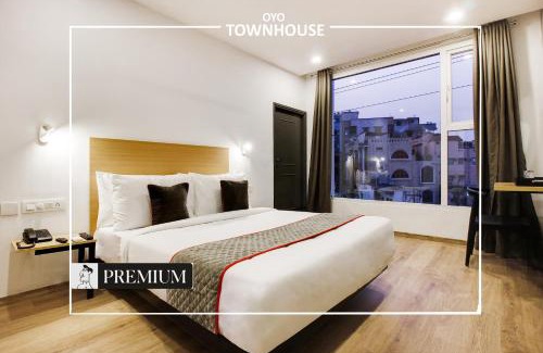 Begumpet Hotel | Super townhouse moosapet Rcc Prime