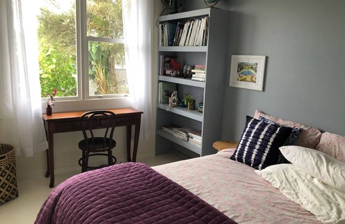 Jan Juc Bed & Breakfast | Super Vibey 4-room beach guest suite. Breaky goodies included.