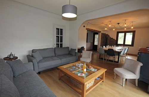 Luz-Saint-Sauveur Apartment | Superb 12-15 person apartment with garden