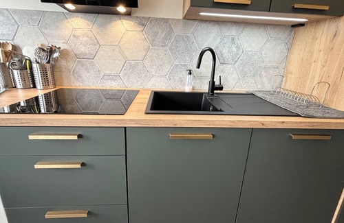 Saint-Remi Apartment | Superb 136m² bright and fully equipped. 4bbes/2sdb + free parking center